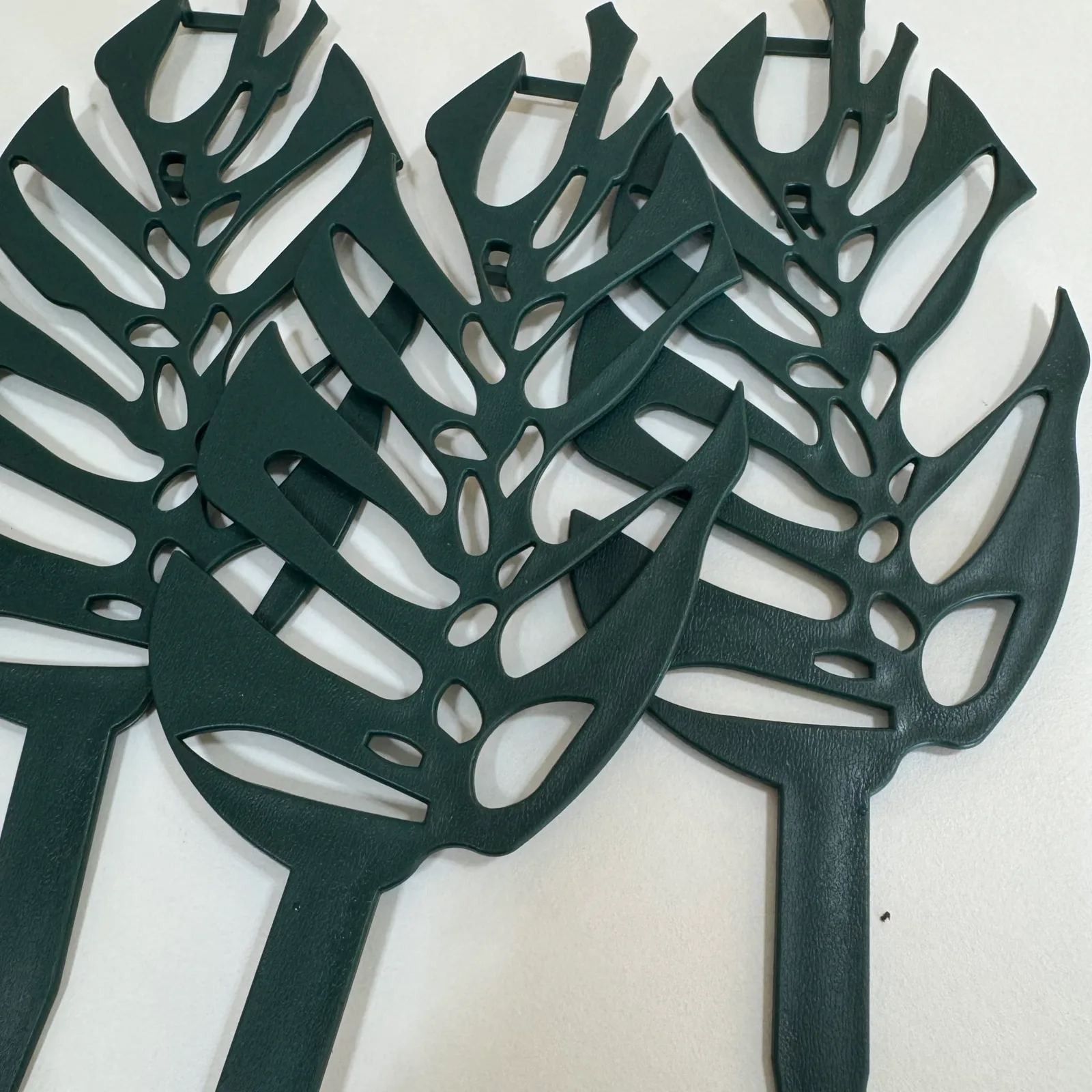 Monstera Leaf Trellis — image 2
